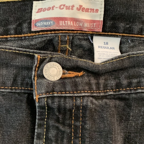 Old Navy women’s boot cut jeans ultra low waist - Picture 3 of 4